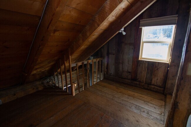 Building Photo - Alma Studios