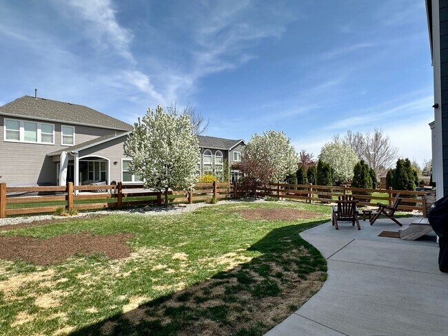 Building Photo - Elegant & Spacious 4BD Home with 3-Car Gar...