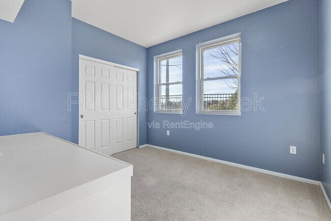 Building Photo - 18602 E Water Dr