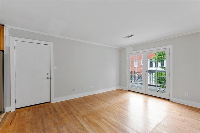 Building Photo - 866 Briarcliff Rd NE