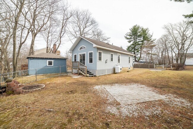 Building Photo - 8 Blackstone St