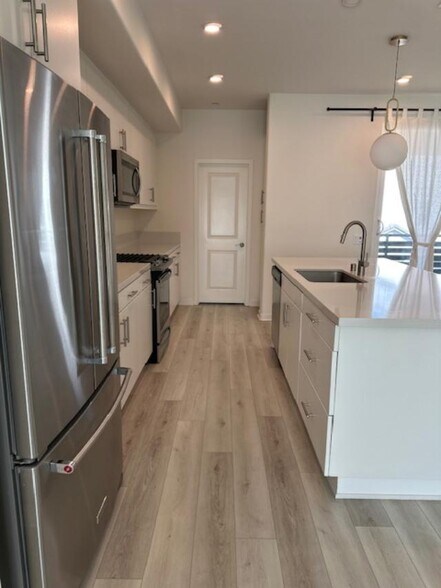 Kitchen - 9424 Shade Pl