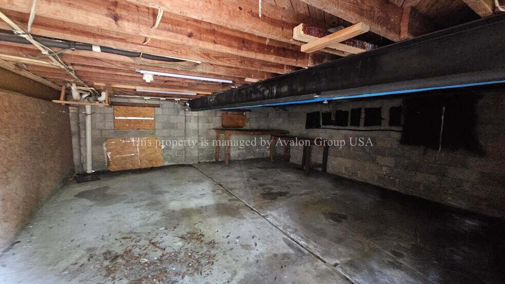 Building Photo - 4831 Plymouth St