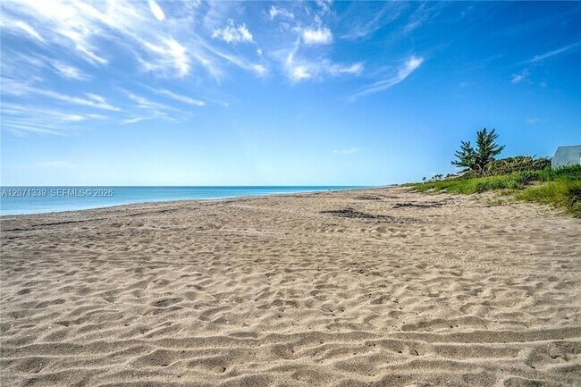 Building Photo - 11000 S Ocean Dr