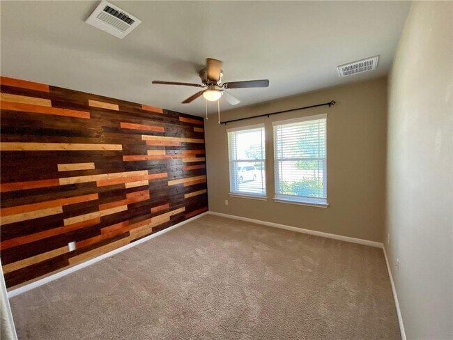 Building Photo - 120 Chickadee Cove