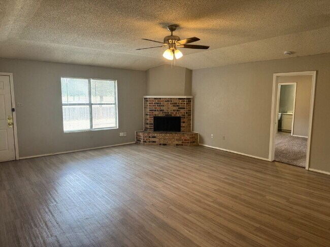 Building Photo - Beautiful House Located West of Frankford Near Shadow Hills Golf Course!