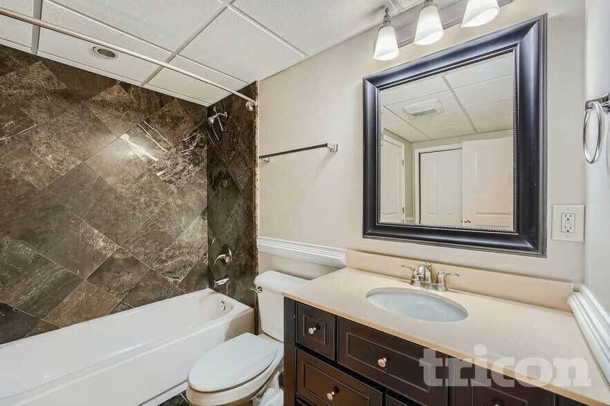 Building Photo - 1442 Hedgewood Ln NW