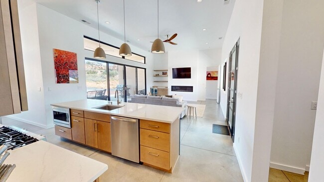 Building Photo - 2183 S Salida Del Sol