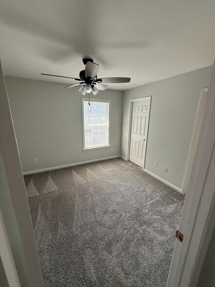 Building Photo - 257 Dairy Rd