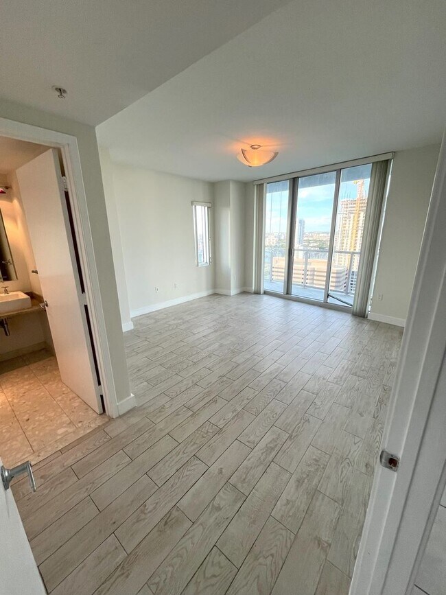 Building Photo - 185 SW 7th St