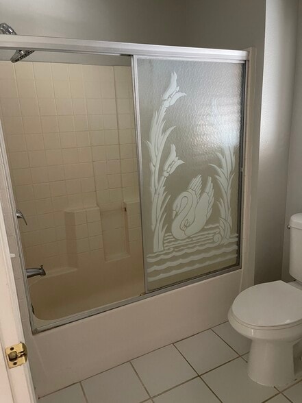 Building Photo - 1785 N Oxford Ave