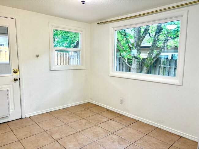 Building Photo - Spacious Pleasant Valley Home with Fenced Back Yard, Detached Garage, and Large Front Porch