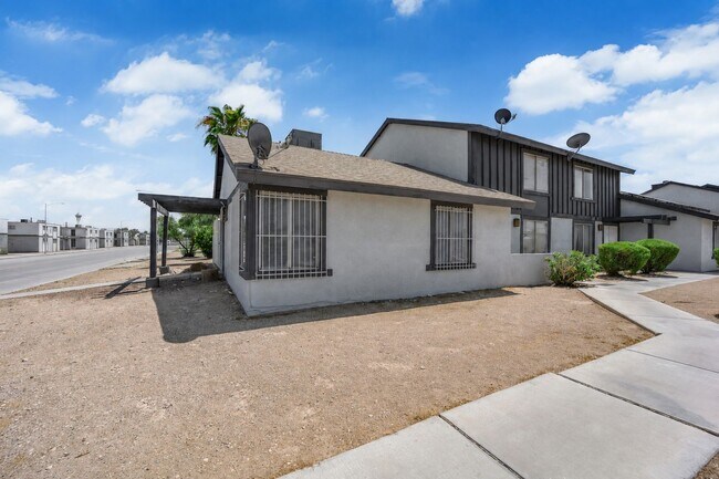 Building Photo - 3100 Chadford Pl