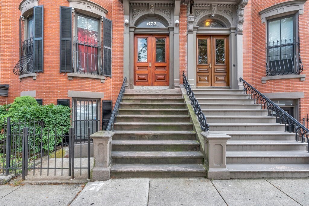 Building Photo - 668 Tremont St