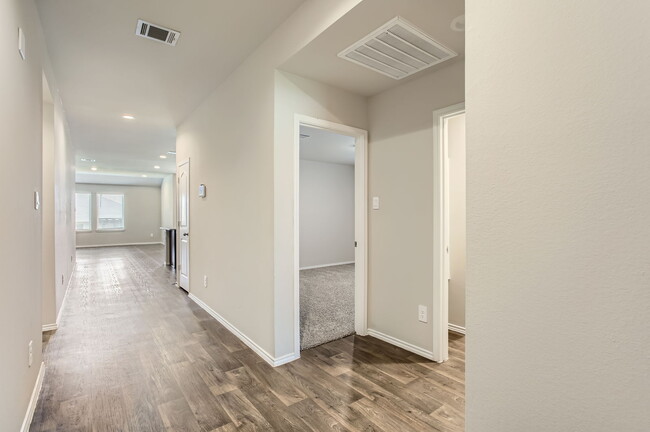 Building Photo - 14607 Blackbrush Mnr