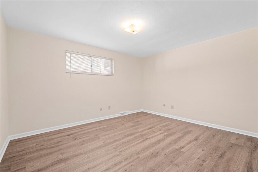Building Photo - 3555 McClure Ave