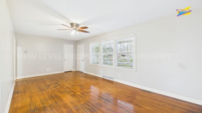 Building Photo - 886 S Fabrique Dr
