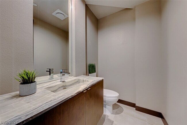 Building Photo - 26 Lakefront Dr