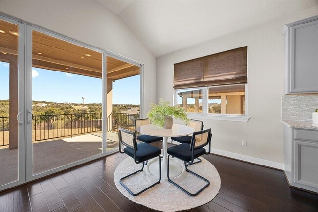 Building Photo - 5501 La Canada Wy