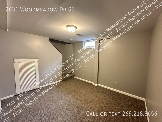 Building Photo - 2631 Woodmeadow Dr SE