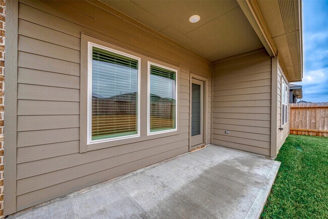 Building Photo - 5619 Vintage Oakmont Dr