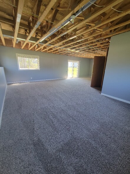 Building Photo - 470 Martin Way