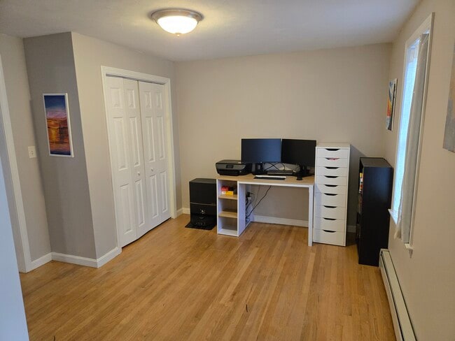 Building Photo - 16 Knoll Rd