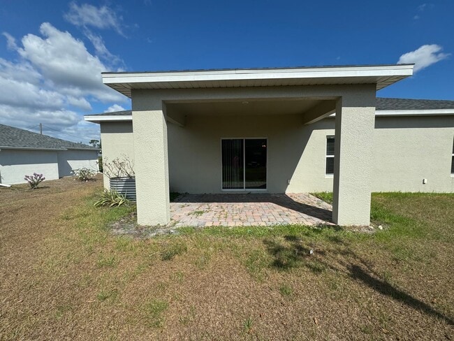 Building Photo - 3 Bed + Den with 2 Baths & 2 Car Garage ** ASK HOW TO GET $500 OFF RENT!! **