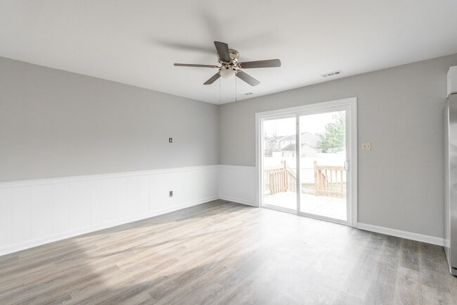 Building Photo - 4008 Gloucester Dr