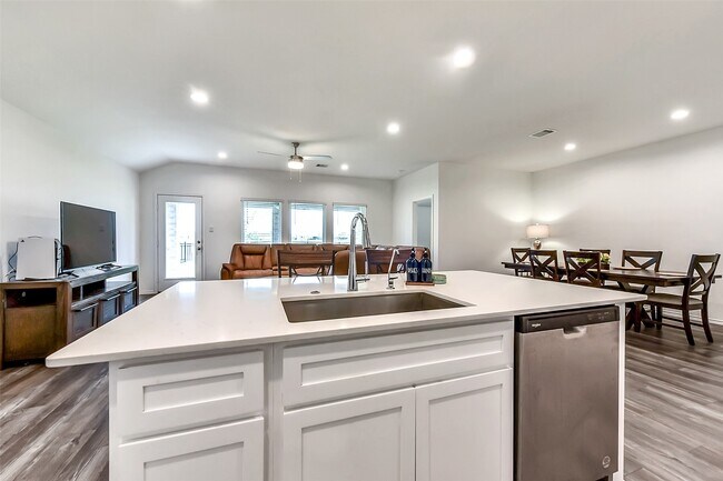 Building Photo - 3041 Emerald Ocean Dr