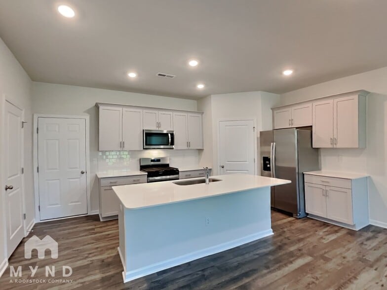 Building Photo - 513 Old Battle Bridge Rd