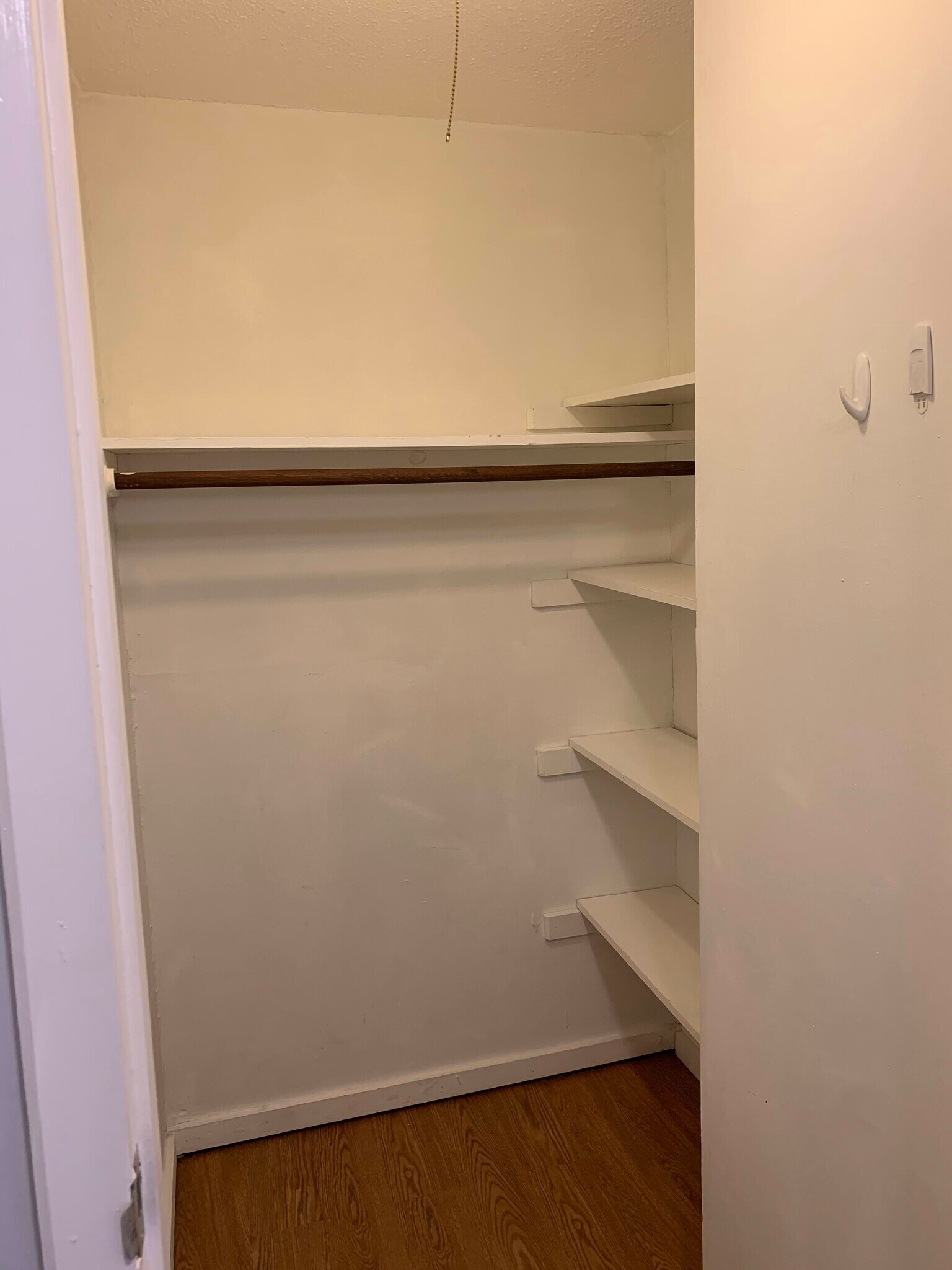 Building Photo - 18 Surrey Dr