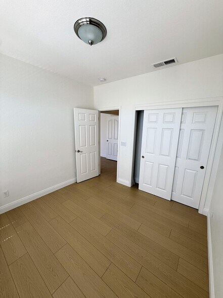 Building Photo - 5424 Knotty Pine Way