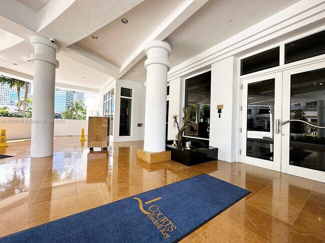Building Photo - 801 Brickell Key Blvd