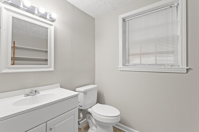 Building Photo - 1932 Mint Julep Ln