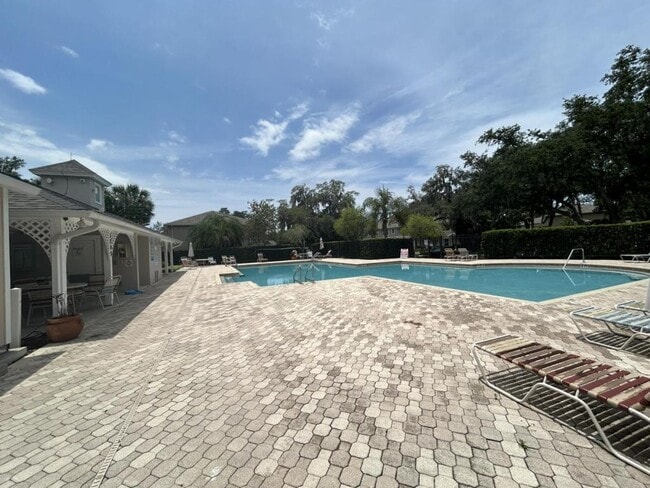 Building Photo - 15835 Fishhawk Falls Dr