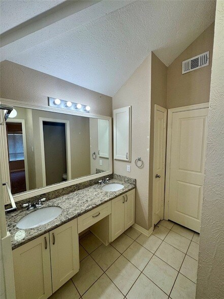 Building Photo - 10022 Sand Pass Ln