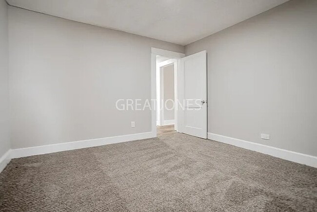 Building Photo - 154 Pine Cir