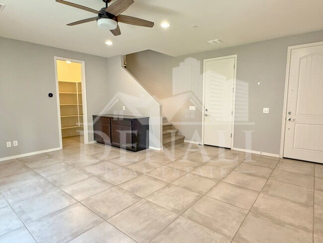 Building Photo - 731 W Winchester Dr