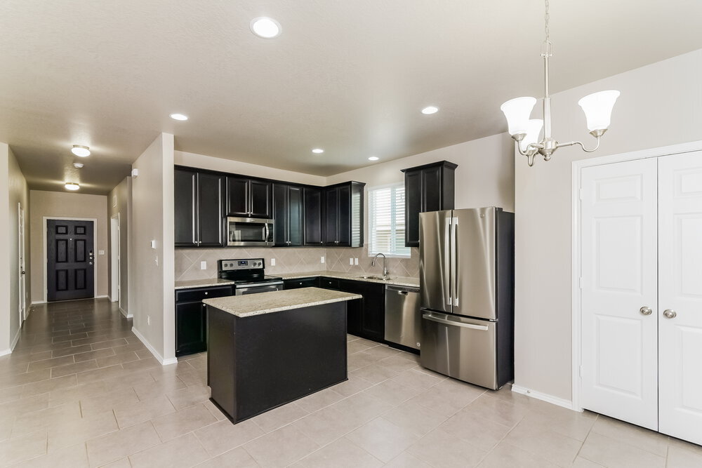 Building Photo - 11837 Silver Chase