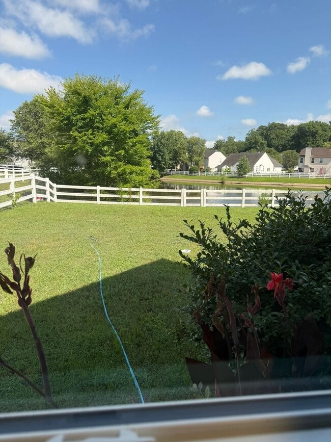 Building Photo - Beautiful 4 bedroom house in a great schoo...