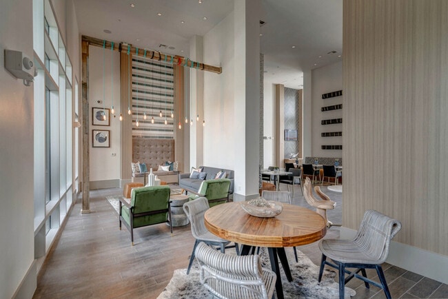 Building Photo - 2823 E Martin Luther King Jr Blvd