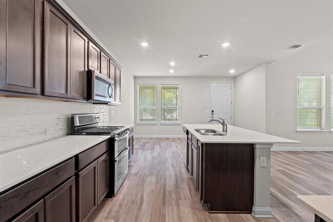 Building Photo - 7907 Mellencamp Dr