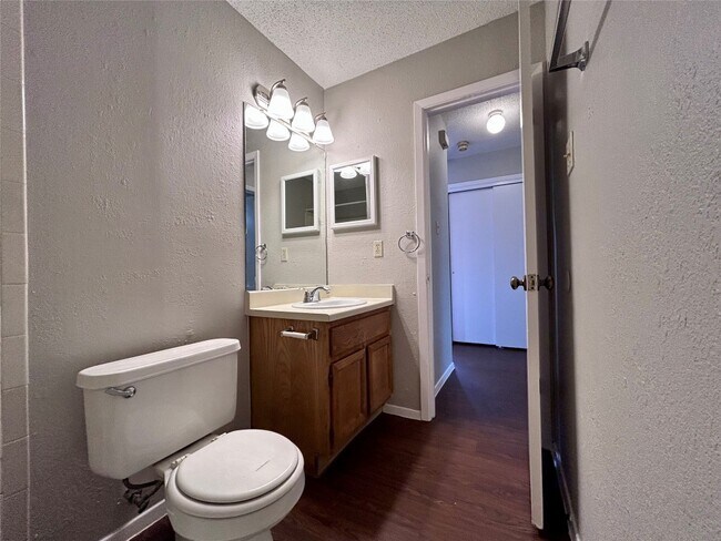 Building Photo - 506 Willowbend Cove