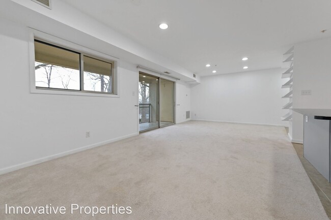 Building Photo - 2 br, 2 bath House - 1103 Primrose Court #302