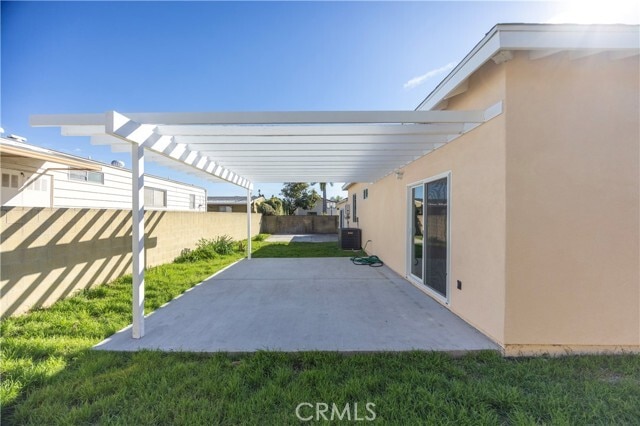 Building Photo - 2558 S 10th Ave