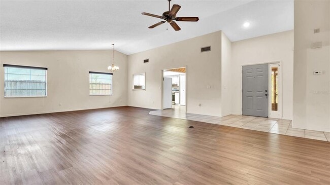Building Photo - 6725 Islander Ln