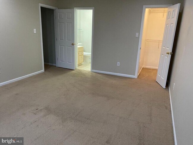 Building Photo - 23 Laurel Path Ct