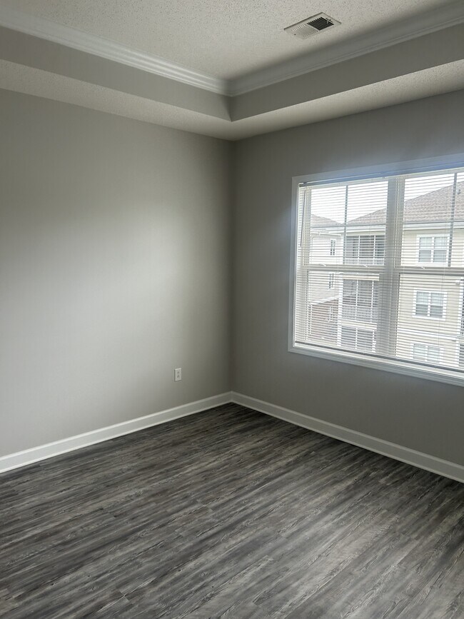 Building Photo - 805 Crumpet Ct