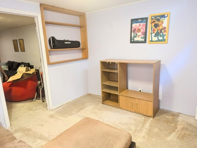 Building Photo - Basement for Rent - Shared Living in Comfo...